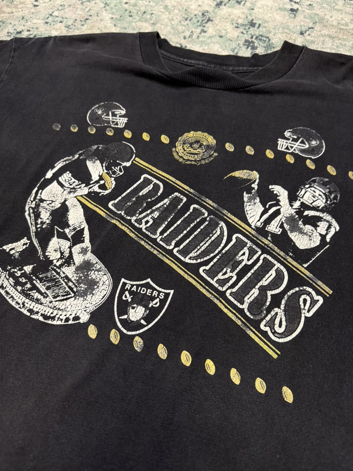 NFL VINTAGE 1990s TRASHED LA RAIDERS NFL SHIRT ONEITA Size US XL / EU 56 / 4 - 6 Thumbnail