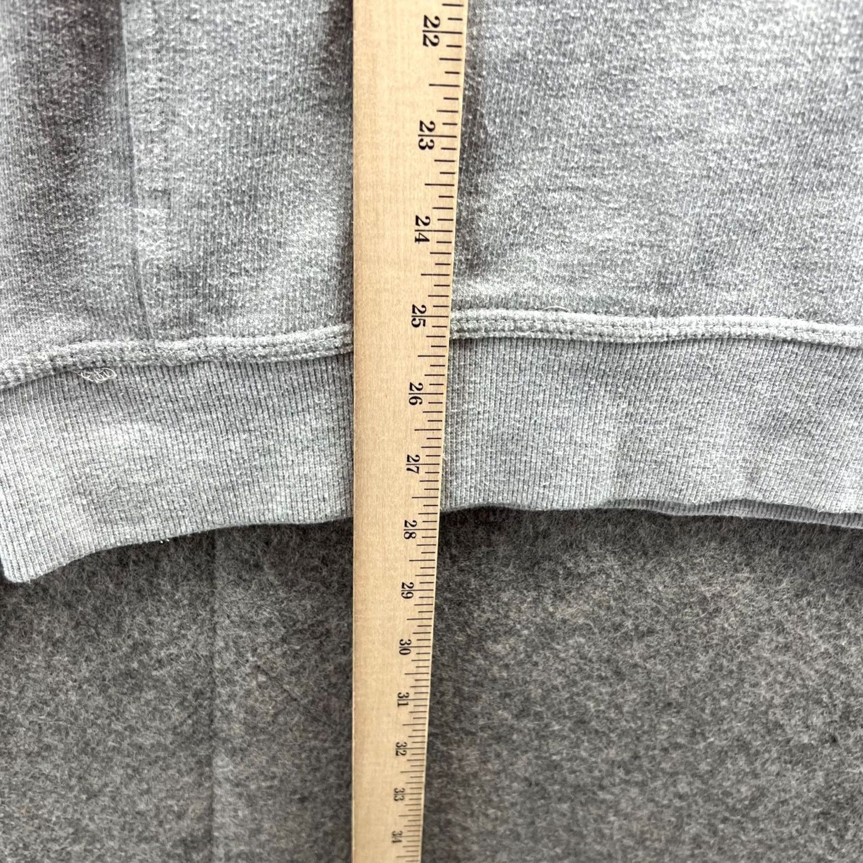 Champion VINTAGE Champion Sweater Men Medium Embroidered Gray Crewneck Pullover Fleece Logo Size US M / EU 48-50 / 2 - 7 Thumbnail