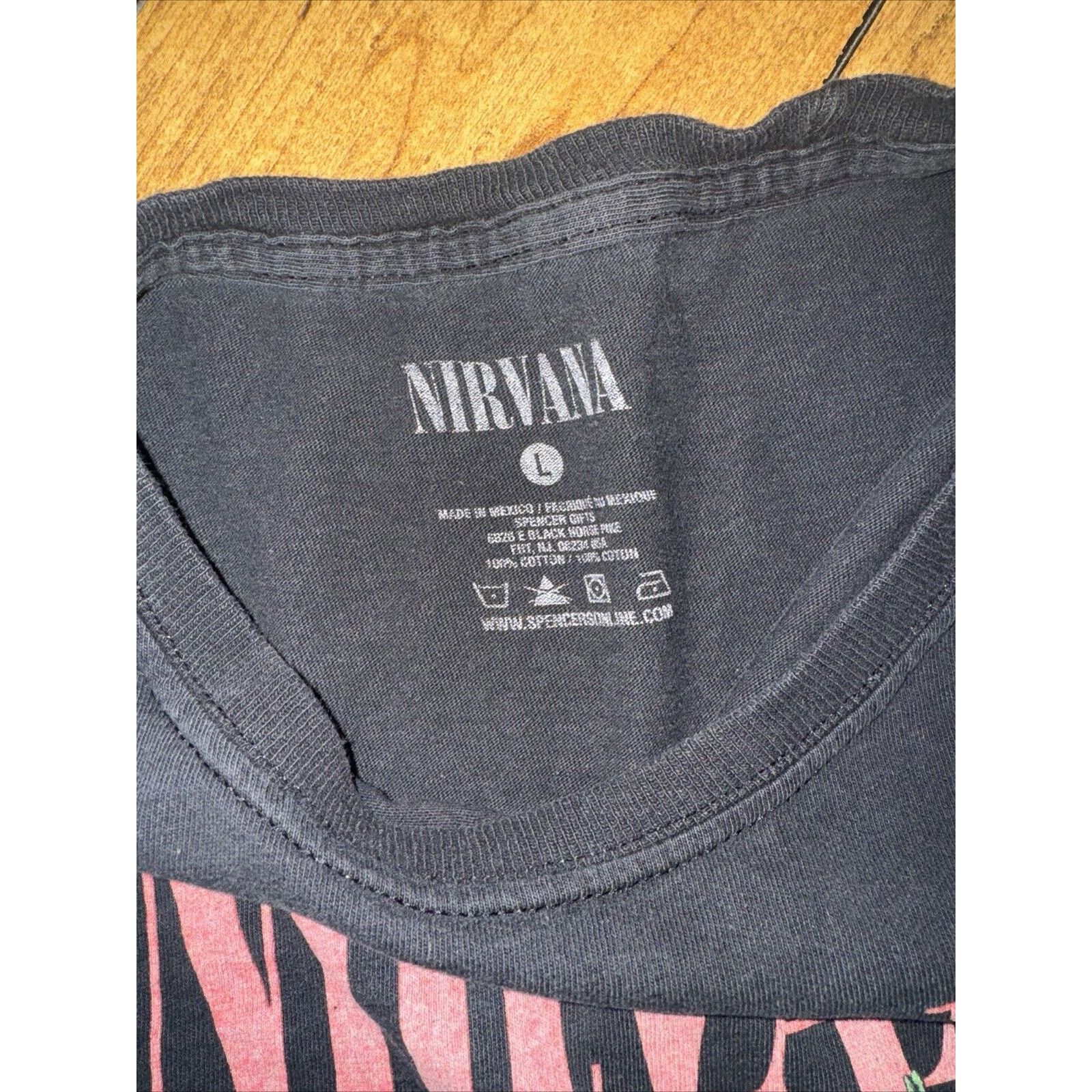 Band Tees × Nirvana Nirvana Heart Shaped Box & Lilly Flowers T-Shirt Black L Size US L / EU 52-54 / 3 - 4 Thumbnail