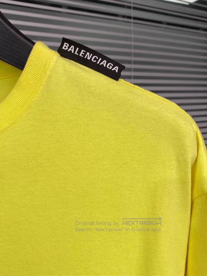 Balenciaga Balenciaga Yellow Short Sleeve T-Shirt with Shoulder Badge Size US XXS / EU 40 - 3 Thumbnail