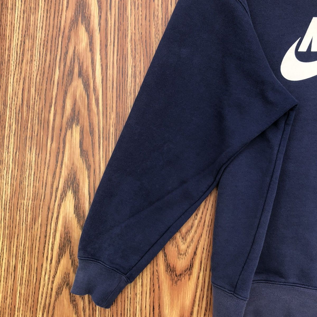 Nike Vintage Nike Gray Tags Crewneck Pullover Sweatshirt Size US L / EU 52-54 / 3 - 4 Thumbnail