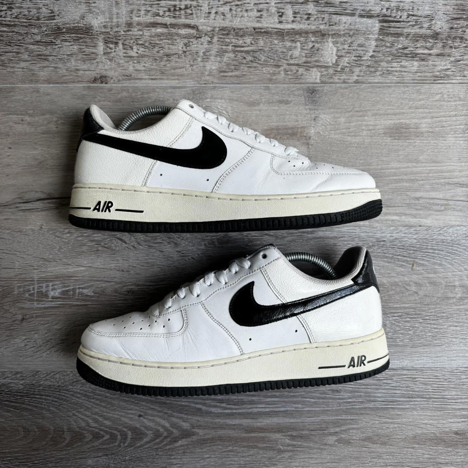 Nike NIKE • VNTG Air Force 1 '07 "White/Black" (10M) Size US 10 / EU 43 - 2 Thumbnail