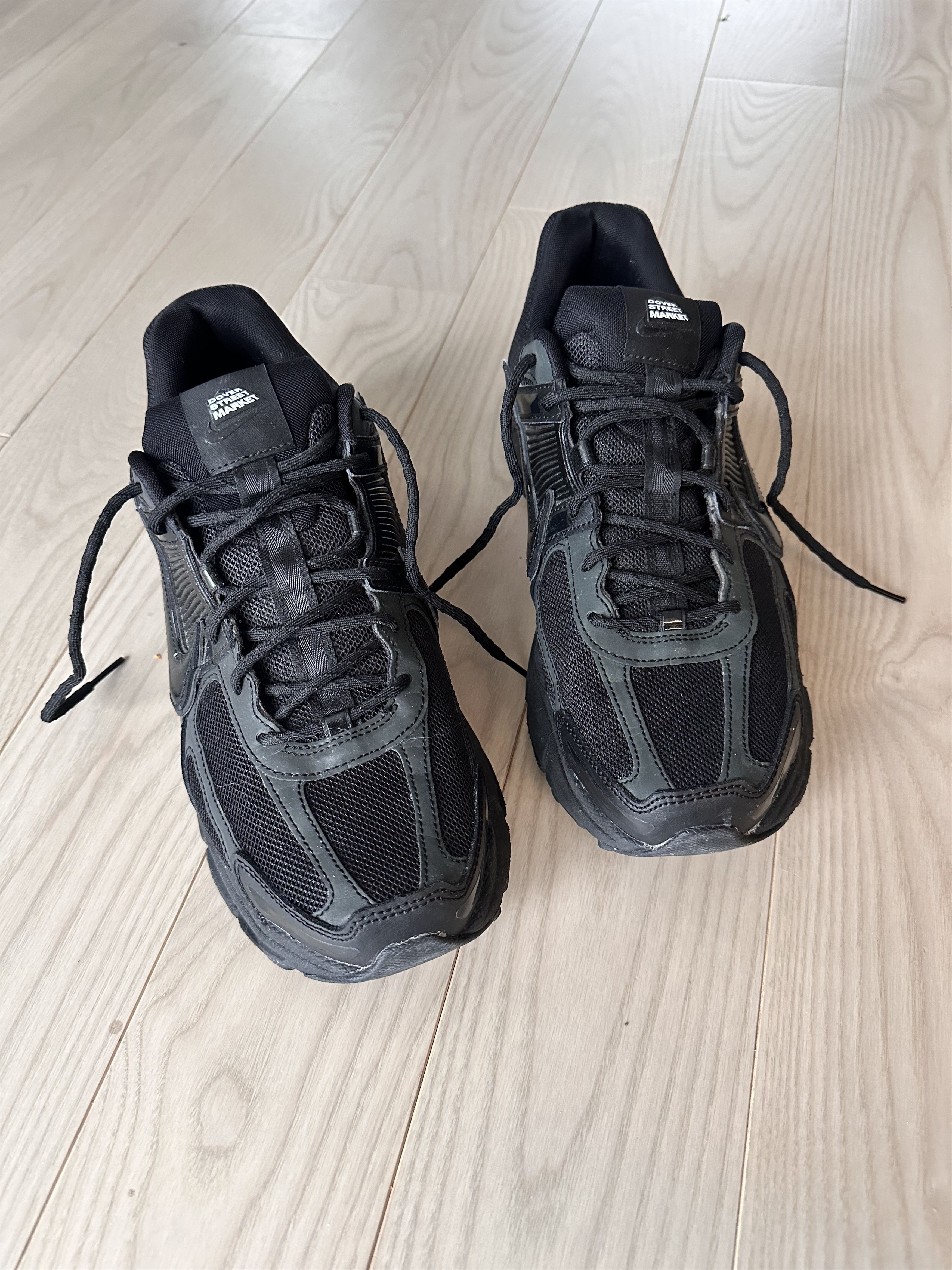 Nike DSM x NIKE ZOOM VOMERO 5 Dover Street Market Size US 10.5 / EU 43-44 - 2 Thumbnail