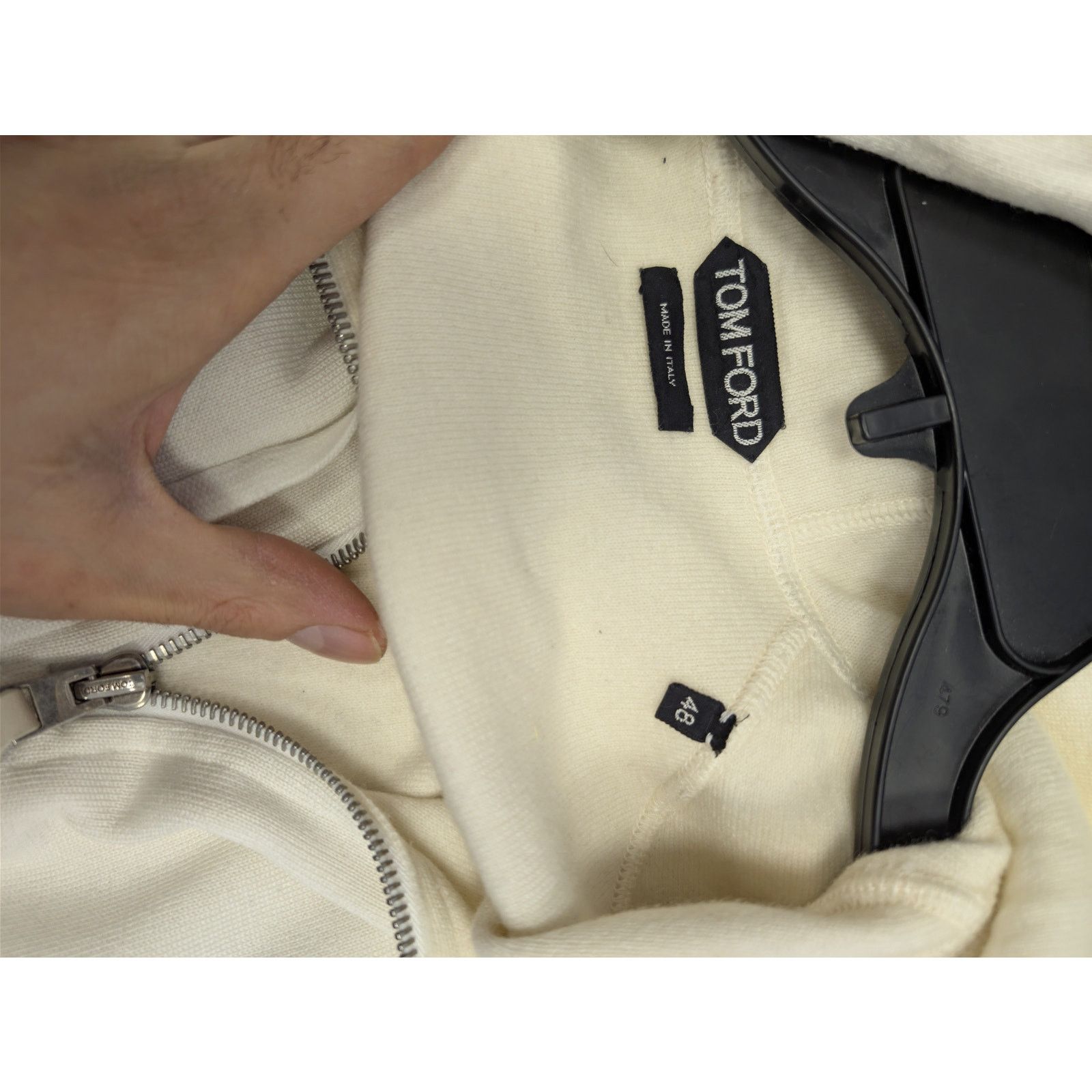 Tom Ford o1rshd1 CC20 quarter-zip hoodie in a light beige Size US M / EU 48-50 / 2 - 17 Thumbnail