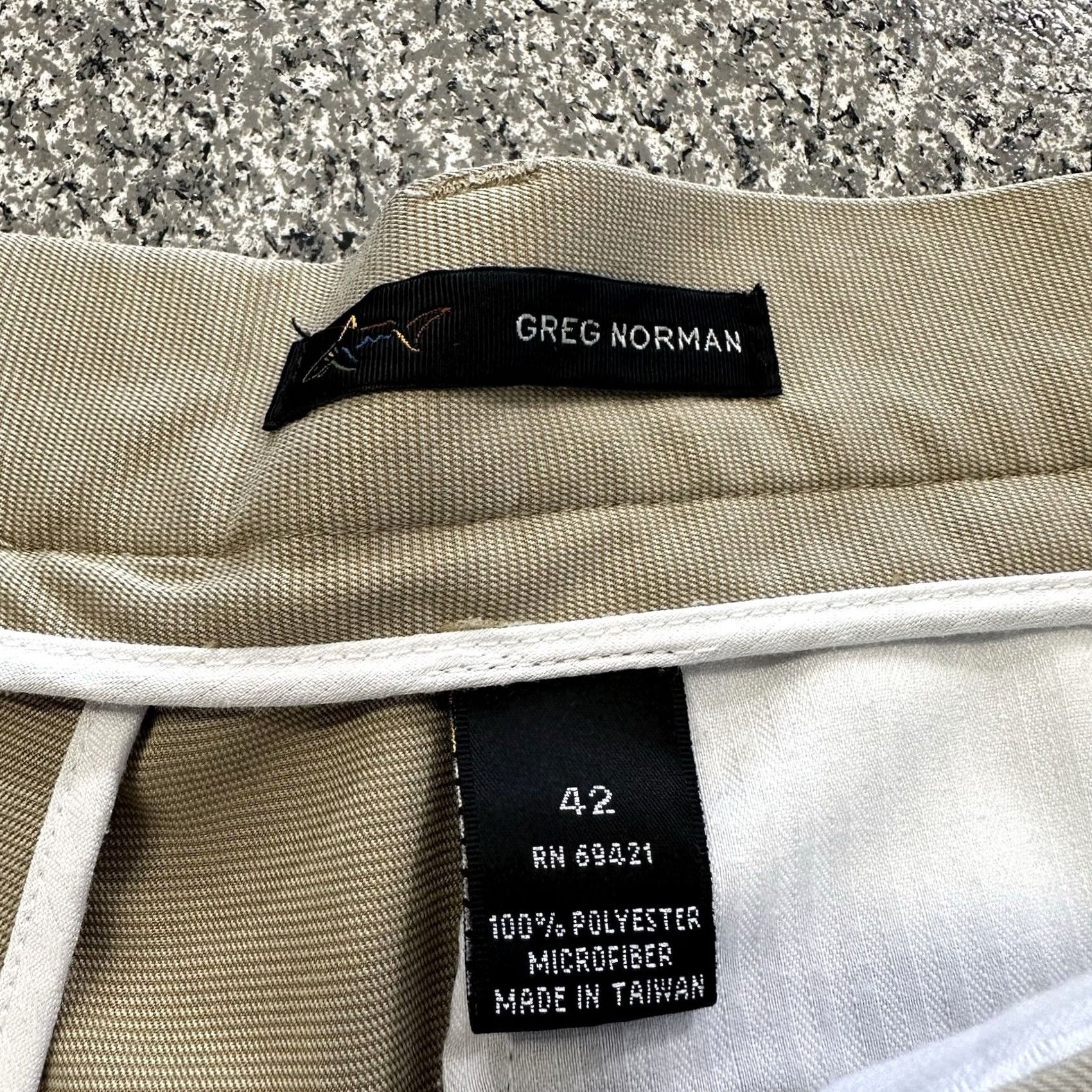 Vintage Greg Norman Mens 42 Beige Tan Pleated 9.5” Inseam Shorts Plaid Chino Casual Sports Pockets Bar 9 Inseam (No N/A) Size US 42 / EU 58 - 2 Thumbnail