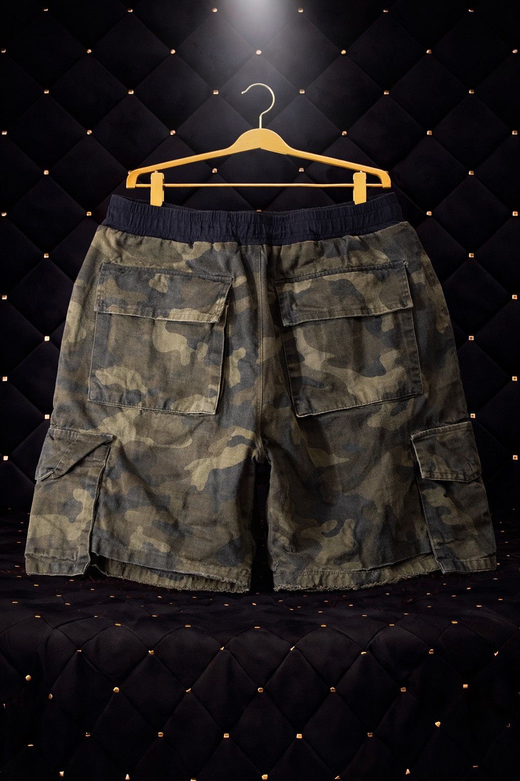 Other CAMO PRINT CARGO POCKET SHORTS Size US 32 / EU 48 - 1 Preview