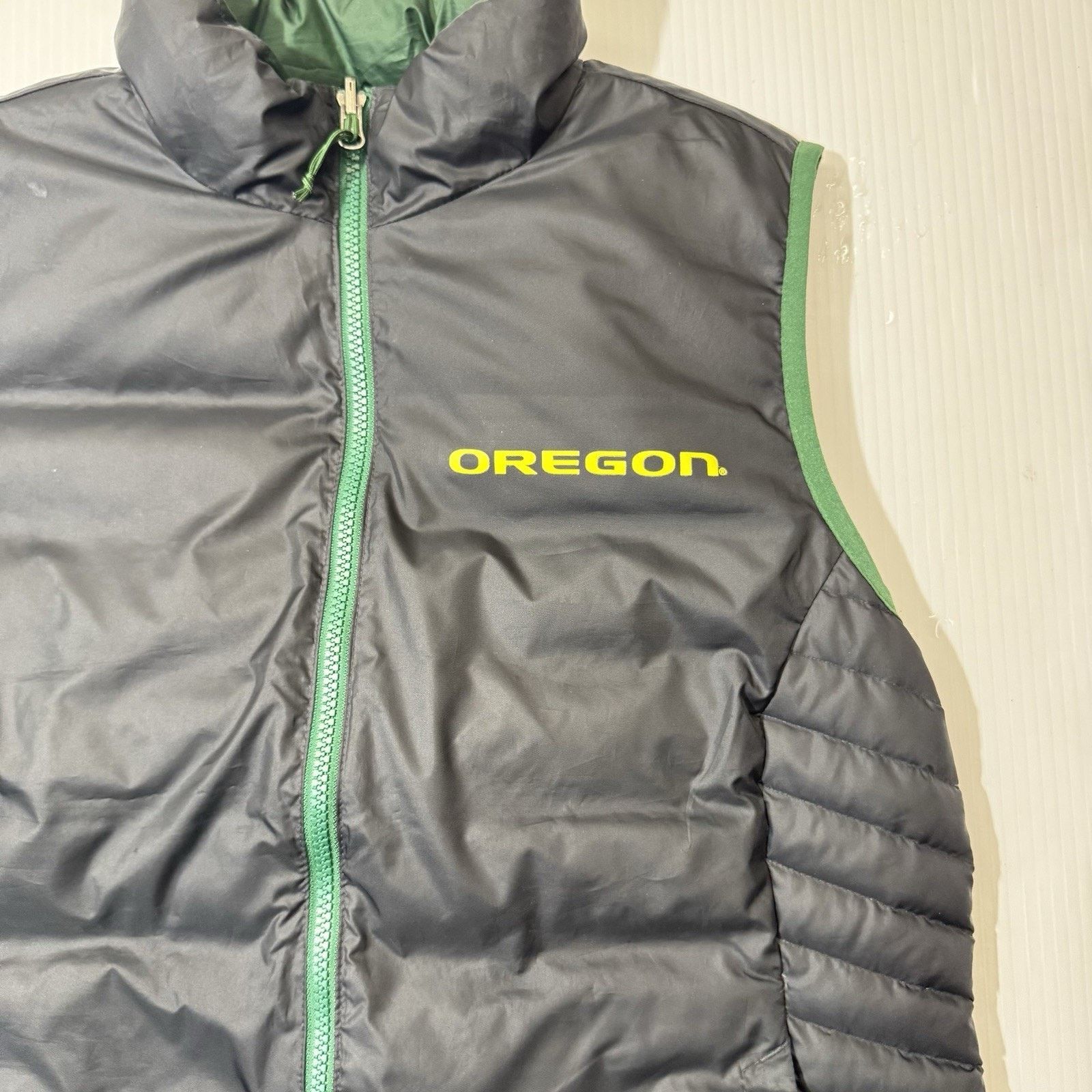 Columbia Columbia Men L Down Vest Oregon Ducks Reversible Green Black Size US L / EU 52-54 / 3 - 3 Thumbnail
