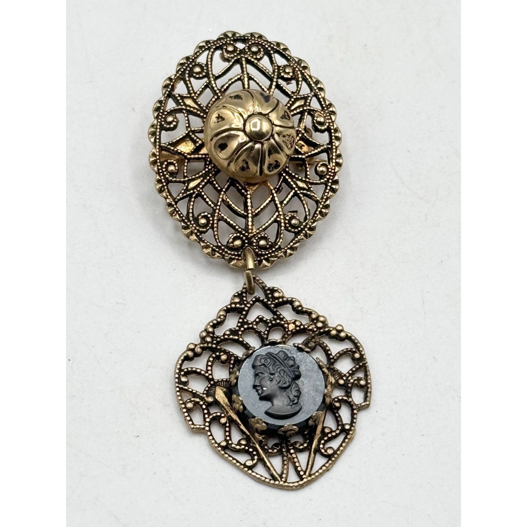 Vintage Vintage filigree black glass cameo dangle brooch pin Size ONE SIZE - 2 Thumbnail