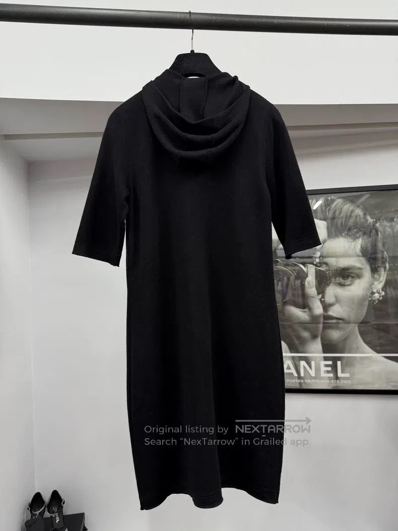 Chanel Chanel 25C Early Spring Holiday Black Medium Sleeve Hooded Size XS / US 0-2 / IT 36-38 - 2 Thumbnail