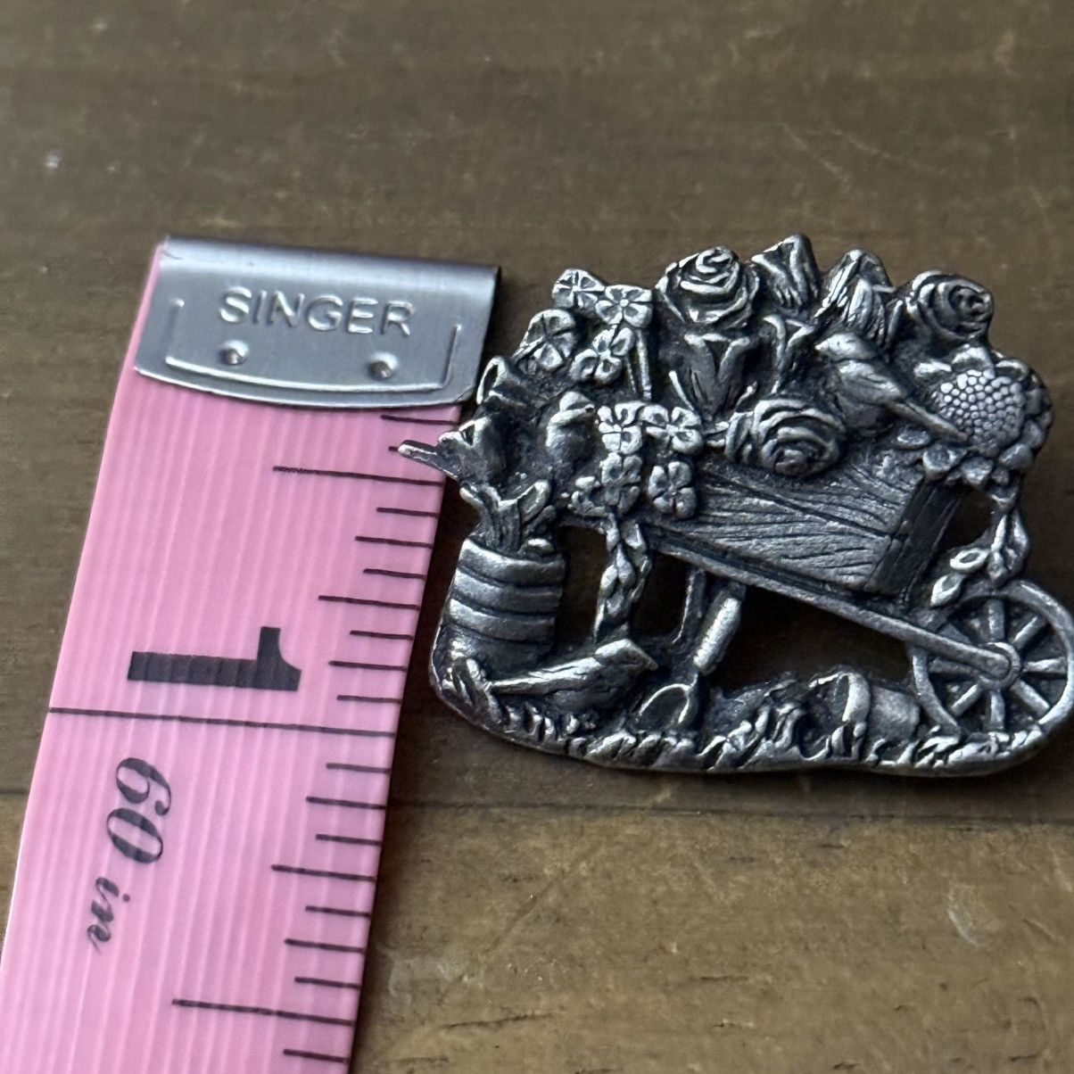 Vintage Vintage Birds & Blooms wheelbarrow of flowers brooch Size ONE SIZE - 2 Thumbnail