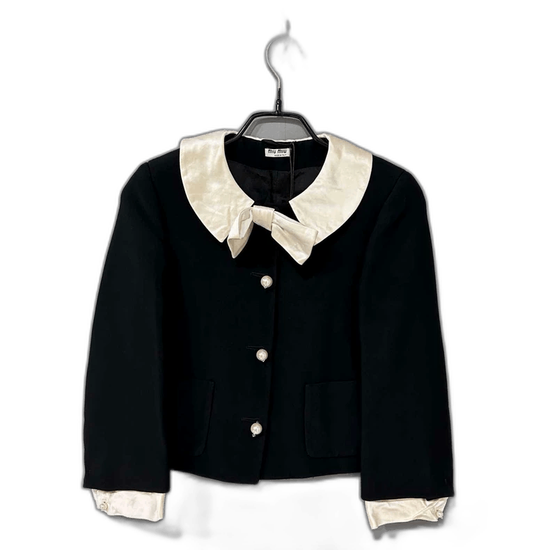Chanel Black Jacket with Bow and Pearl Buttons -2505 Size M / US 6-8 / IT 42-44 - 1 Thumbnail