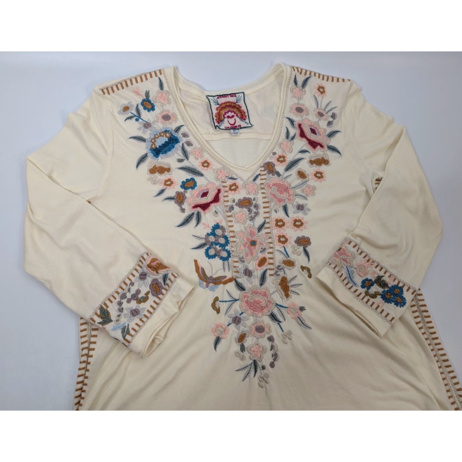 Johnny Was Johnny Was Floral Embroidered V-Neck 3/4 Sleeve Beige Tunic Top Boho Women's XS Shirt Size XS / US 0-2 / IT 36-38 - 2 Thumbnail