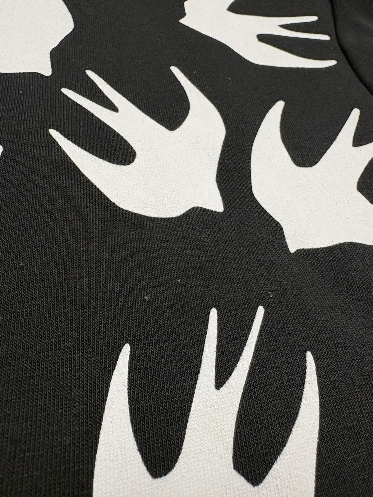 Alexander McQueen McQ Alexander McQueen Swallow Print Sweatshirt Black Size L Size US L / EU 52-54 / 3 - 6 Thumbnail