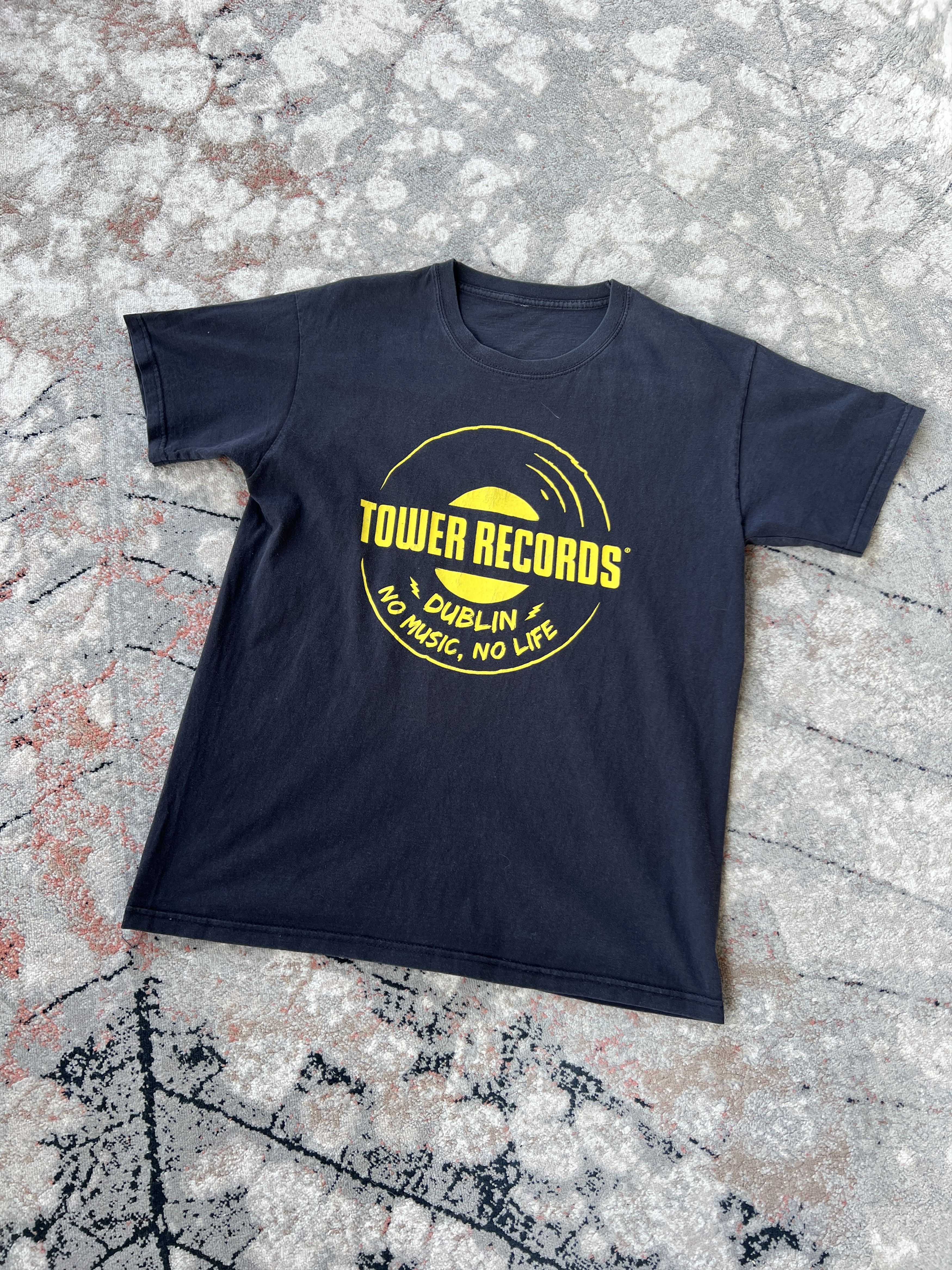 Vintage Tower Records Dublin No Music No Life Tee Size US S / EU 44-46 / 1 - 1 Thumbnail