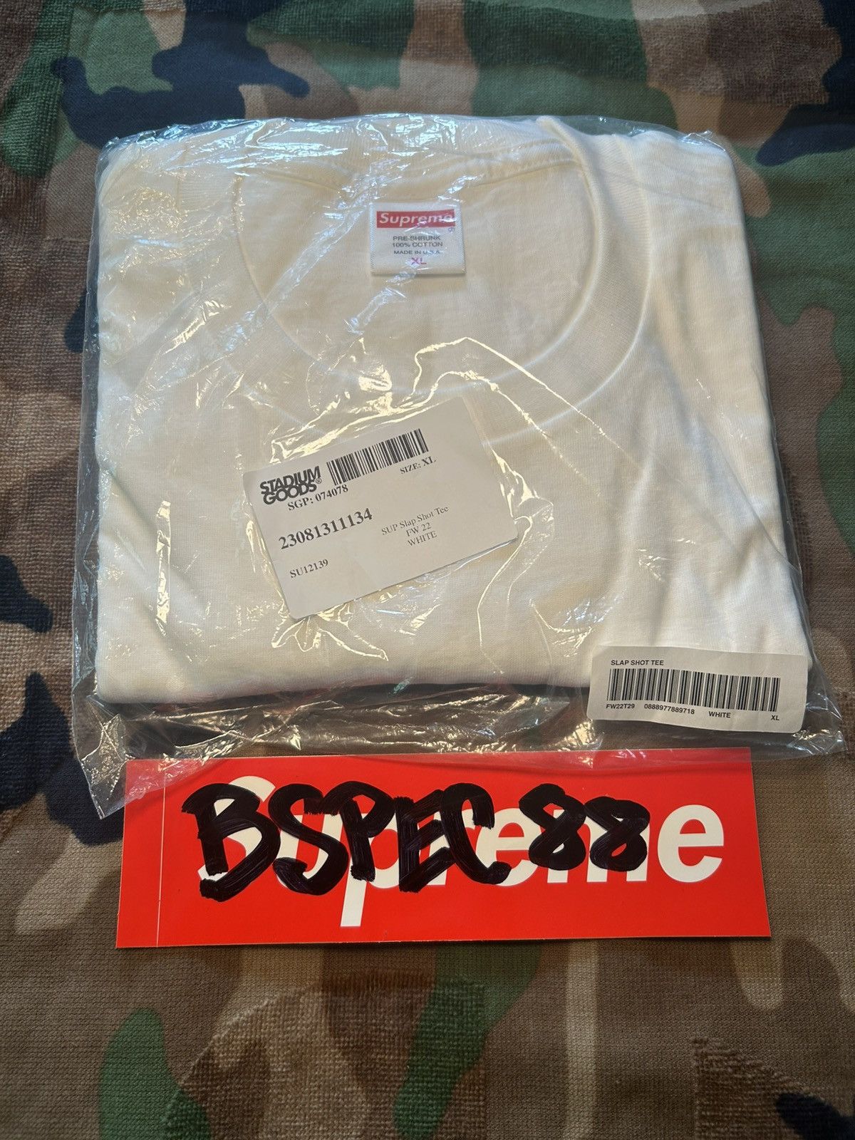 Supreme Supreme Slap Shot Tee White XL FW22 Size US XL / EU 56 / 4 - 4 Thumbnail