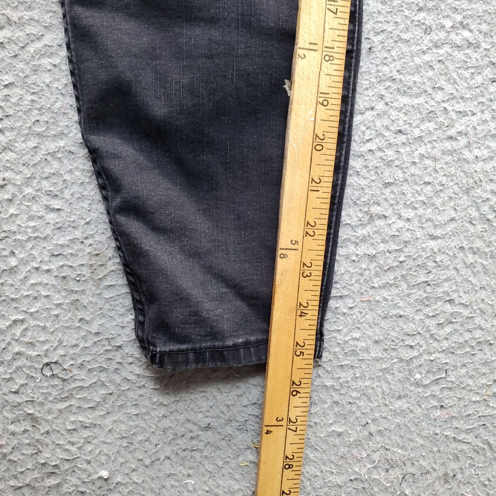 Vintage KUT from the Kloth Jeans Womens Size 14W Black Denim Distressed Curvy Fit Jeans Black Distressed 14W Womens Size 36" / US 14 / IT 50 - 3 Thumbnail
