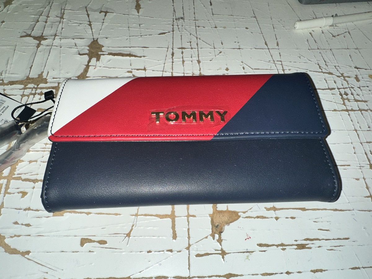 Tommy Hilfiger Tommy Hilfiger Purse Size ONE SIZE - 1 Thumbnail