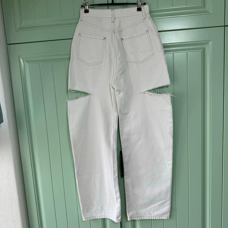 Maison Margiela White destruction jeans 2501-Nextarrow