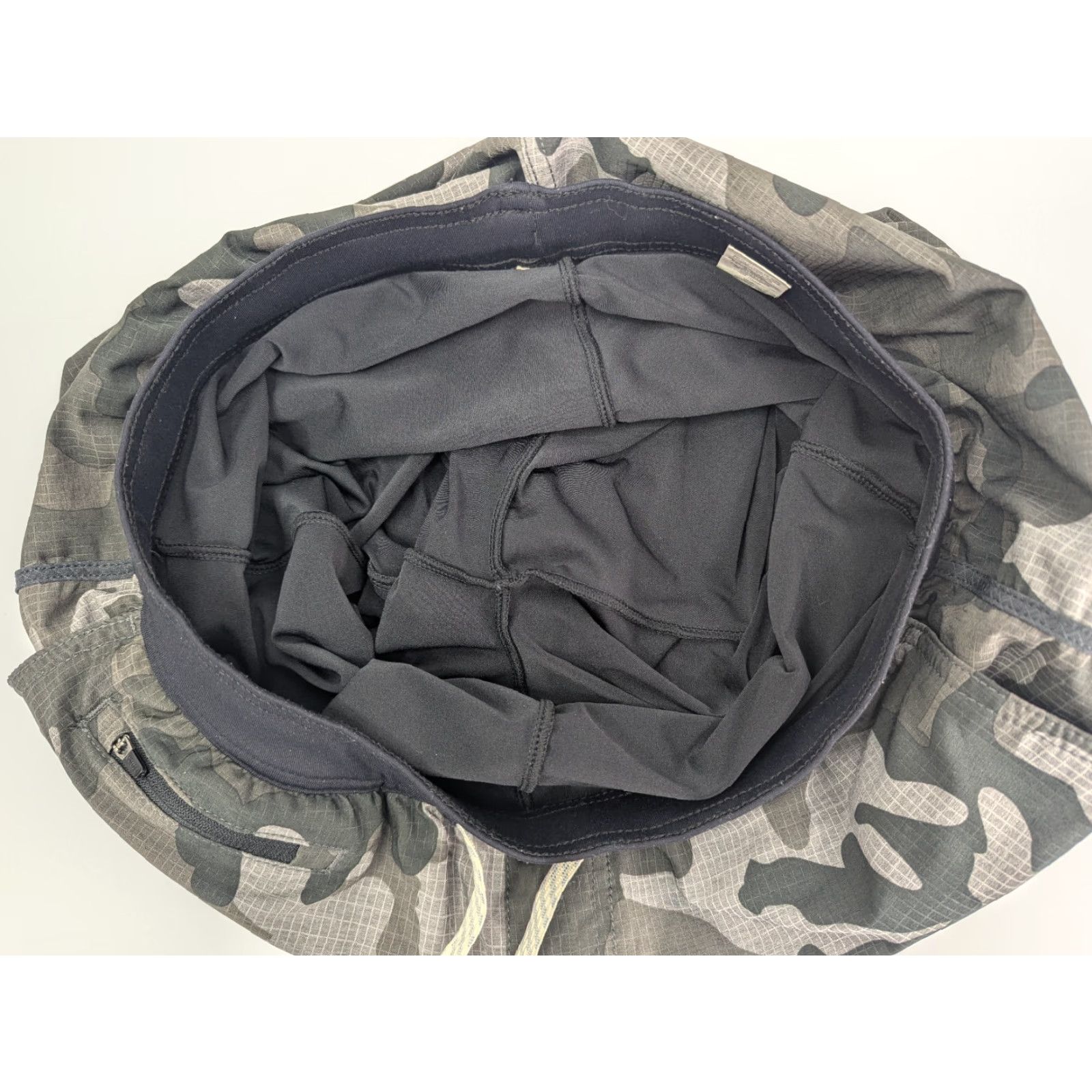 Vuori Vuori Stockton Shorts Mens Medium Black Camo Running Compression Lined Pockets Athletic Sports Beach Casual Size US 31 - 7 Thumbnail