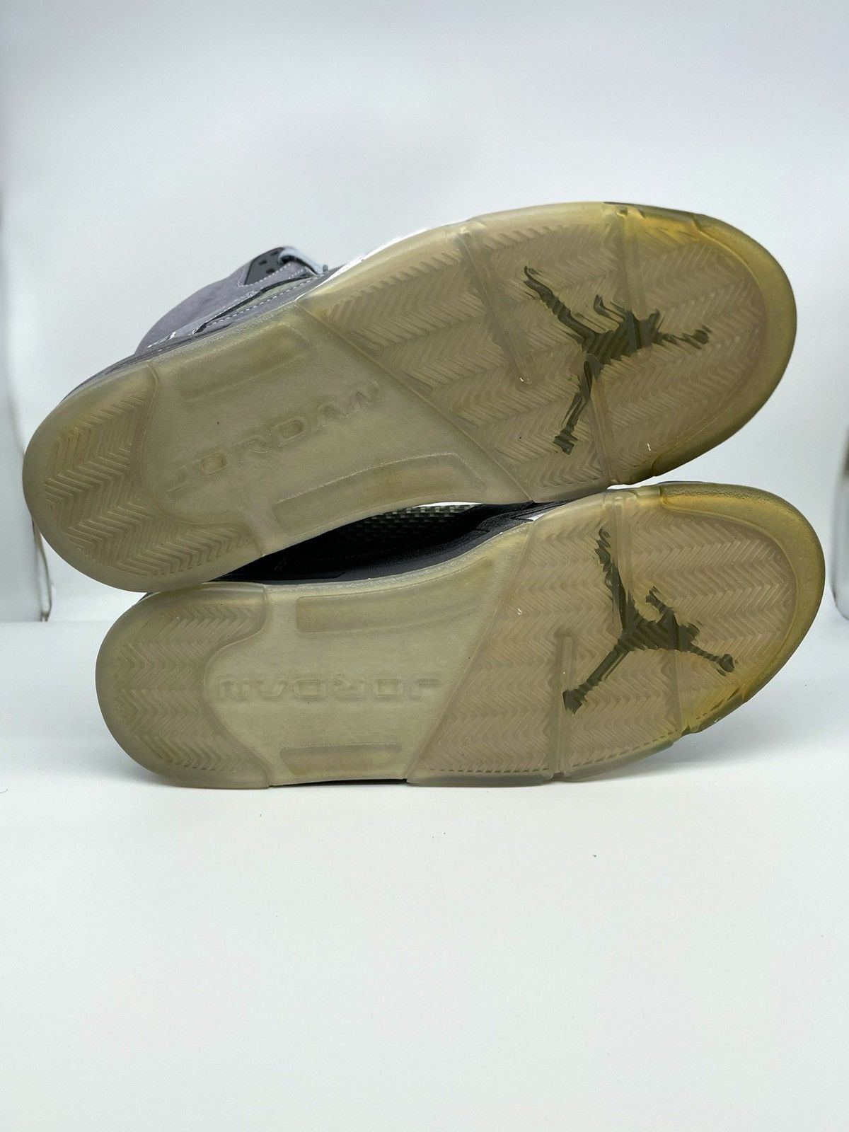 Jordan Brand Air Jordan Retro 5 Wolf Grey 2011 Size US 11 / EU 44 - 4 Thumbnail