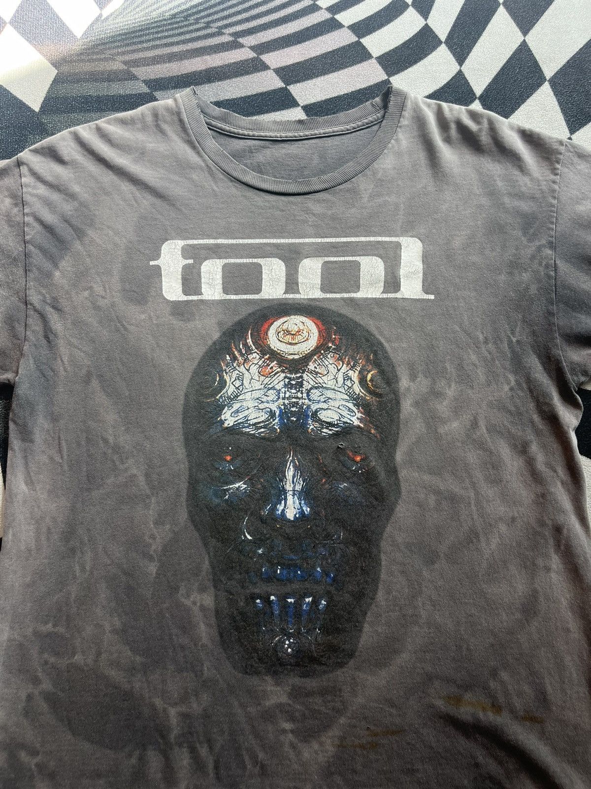 Band Tees Vintage TOOL American Tour 2014’s Sun Faded Tshirt Size US L / EU 52-54 / 3 - 6 Thumbnail