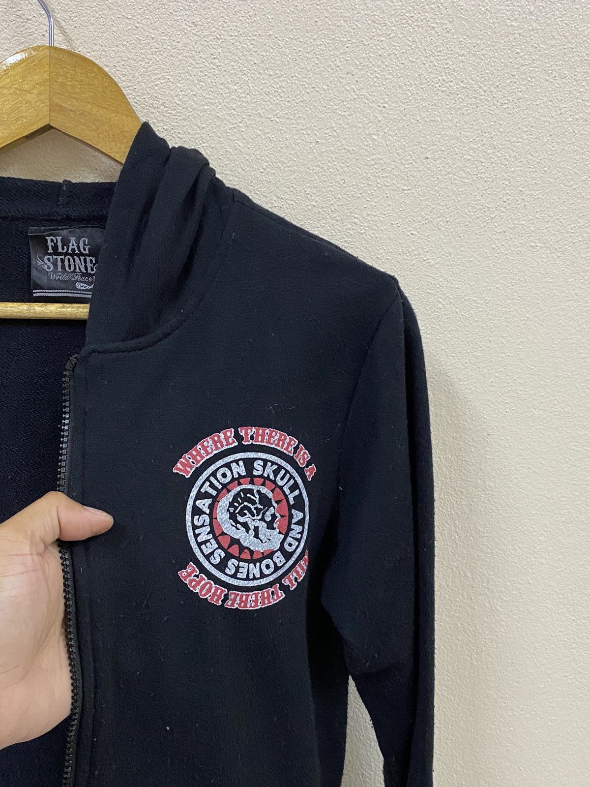 Japanese Brand Vtg Flag Stone Skull Hoodie Size US S / EU 44-46 / 1 - 7 Thumbnail