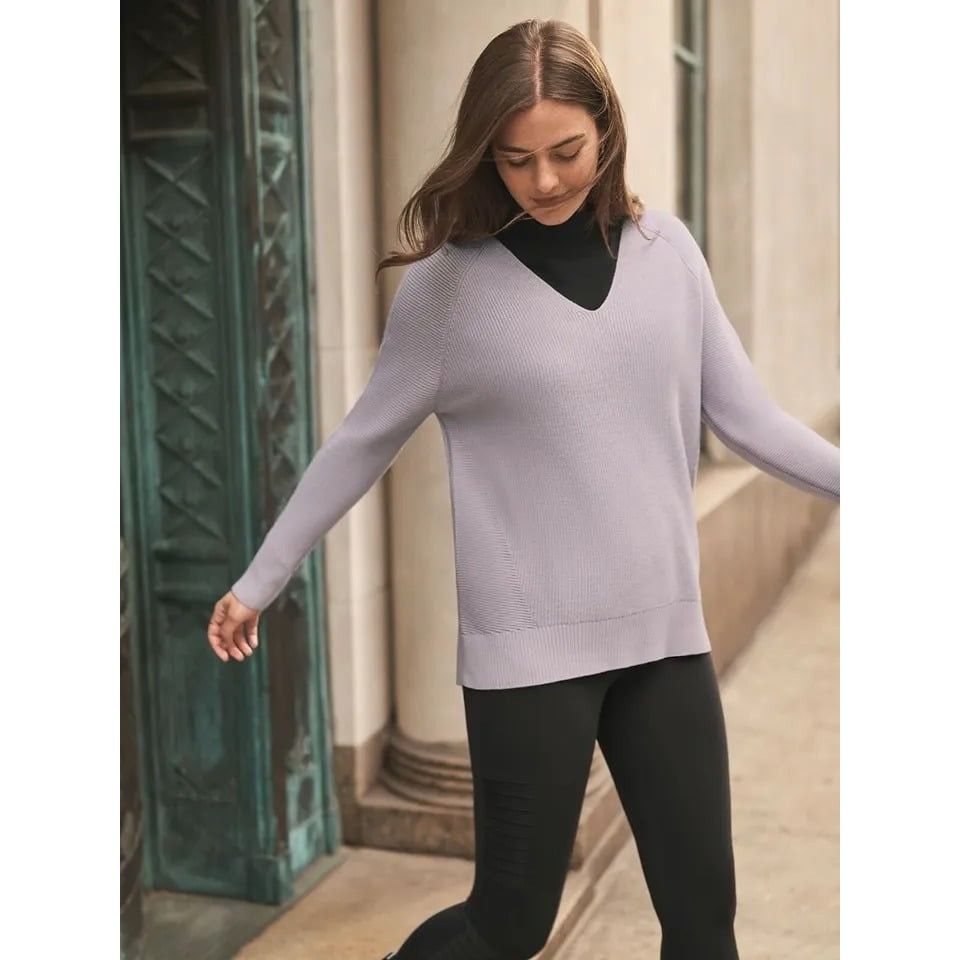 Athleta Athleta Hanover Merino V-Neck Sweater Oversized Shasta Purpl Size XS / US 0-2 / IT 36-38 - 5 Thumbnail