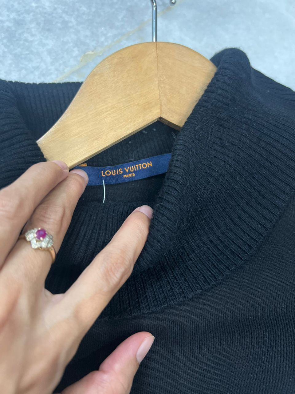 Louis Vuitton Louis Vuitton Black I have A Dream Turtleneck Shirt Size S / US 4 / IT 40 - 6 Thumbnail