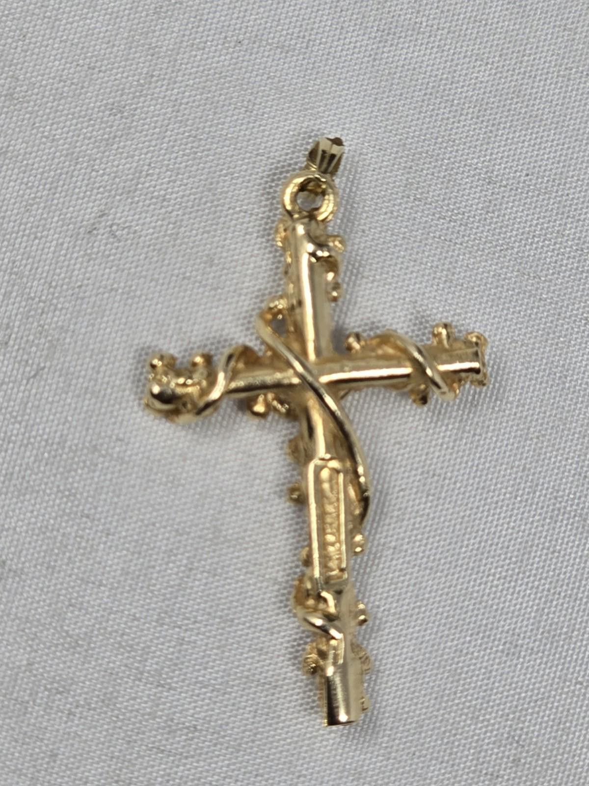 The Unbranded Brand ​Vtg 14k Yellow Gold Ivy Vine Nugget Cross Pendant 3g Size ONE SIZE - 7 Thumbnail