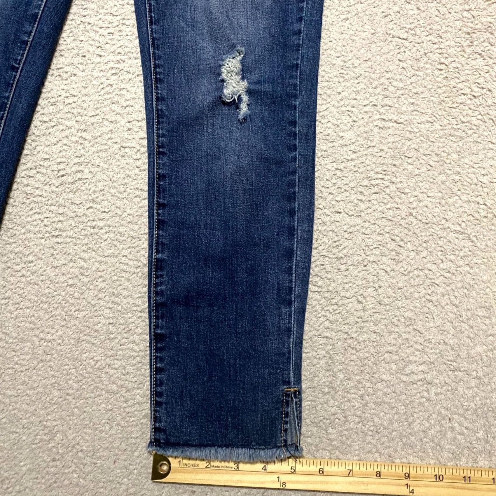 Vintage Kensie Jeans Jeans Blue Denim Medium Wash Mid Rise Ankle Distressed 27x24 5-Pocket Womens Size 26" / US 2 / IT 38 - 5 Thumbnail