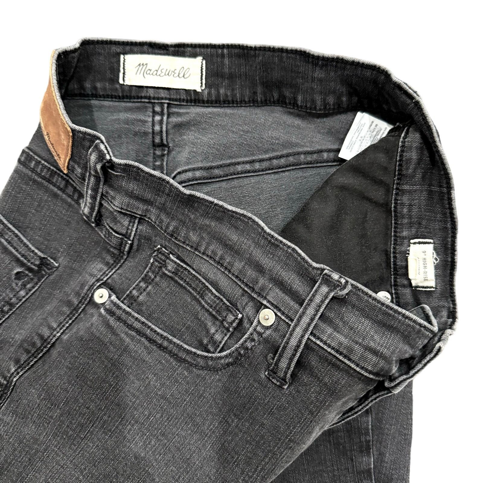 Madewell Madewell 9" Button Ankle Skinny Jeans in Black Wash, Size 28 Size 28" / US 6 / IT 42 - 4 Thumbnail