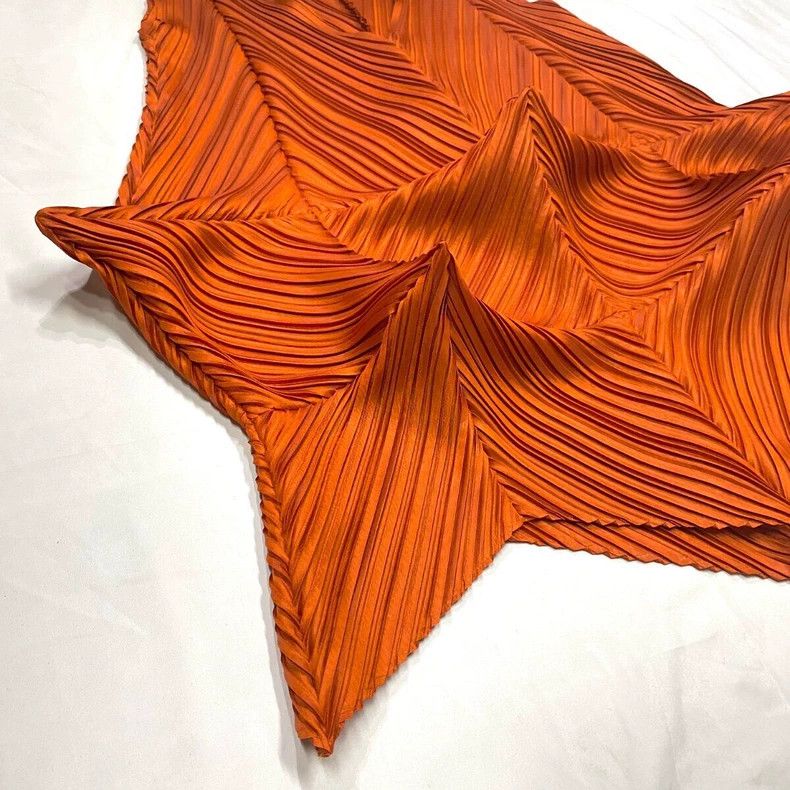 Issey Miyake Issey Miyake size:2 Orange-red main line deep V sea urchin Size S / US 4 / IT 40 - 2 Thumbnail