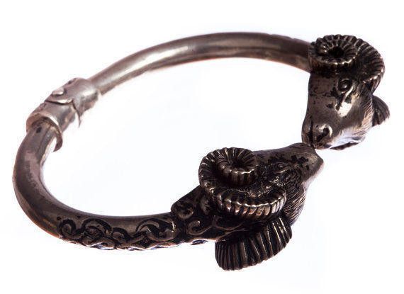 Designer Sterling Silver Double Headed Ram Spring Unisex Bracelet Size ONE SIZE - 2 Thumbnail