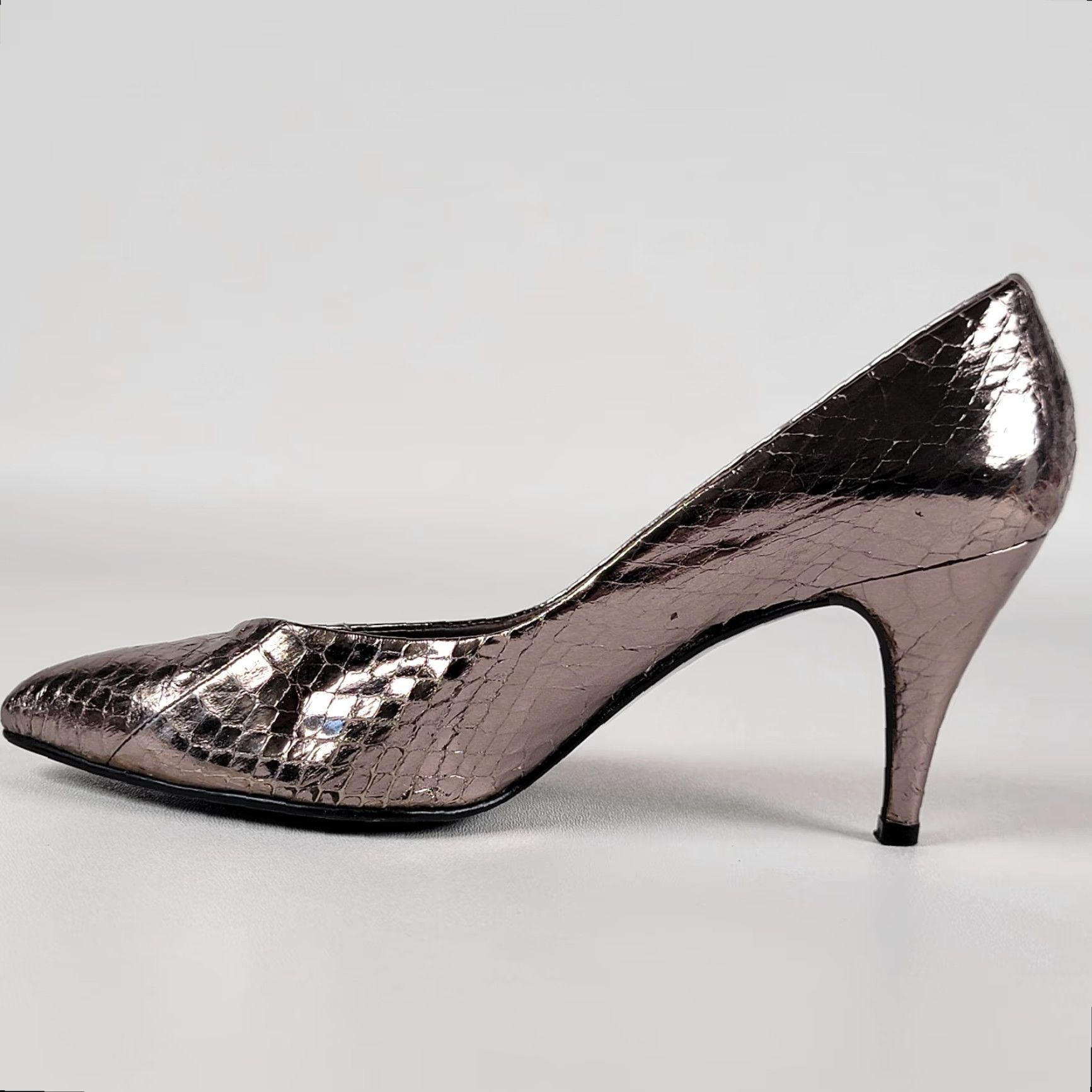 Vintage Vintage Women's Pumps Leather Heel Bronze Snake Print Pointed Toe Slip On 7B High Heel 3-3.9in - Brand Vintage Shoes Womens Size US 7 / IT 37 - 6 Thumbnail