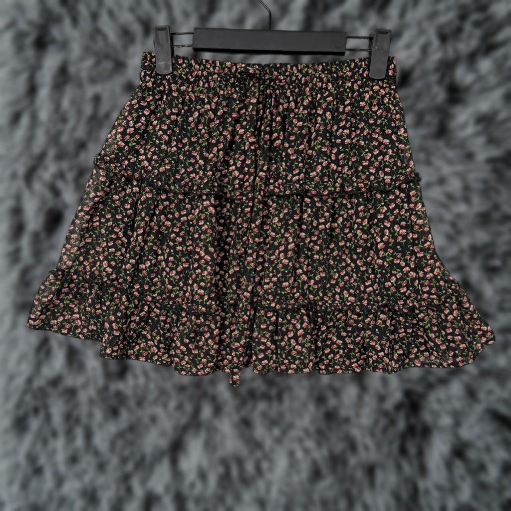 Vintage Sienna Sky Skirt Mini Floral Ruffle Tiered Black Elastic Waist Lined 90s Y2K Cottagecore Coquette Womens S Size 28" / US 6 / IT 42 - 1 Thumbnail