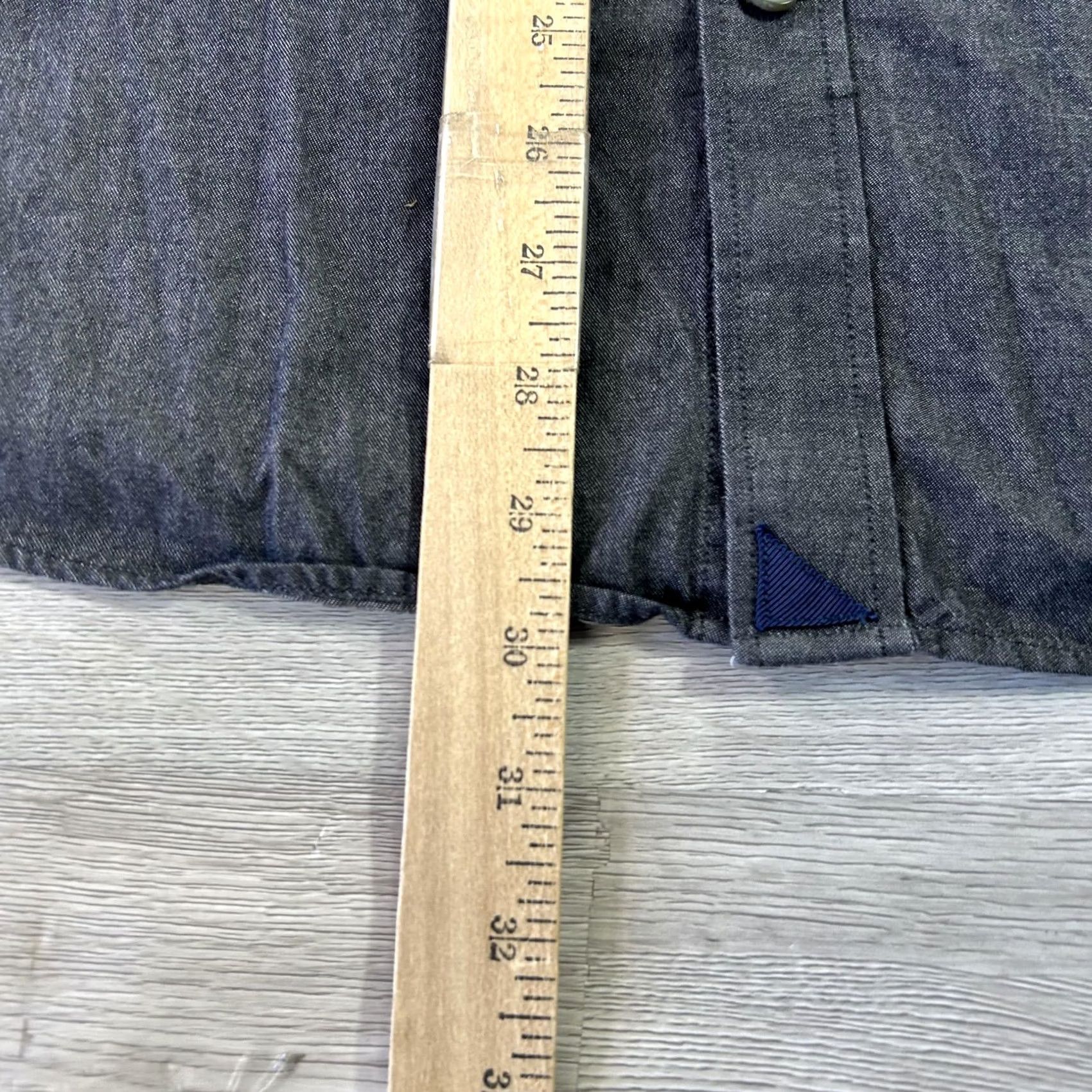 UNTUCKit UNTUCKit Shirt Mens 2XL Gray Chambray Cotton Button Up Long Sleeve Casual Size US XXL / EU 58 / 5 - 5 Thumbnail