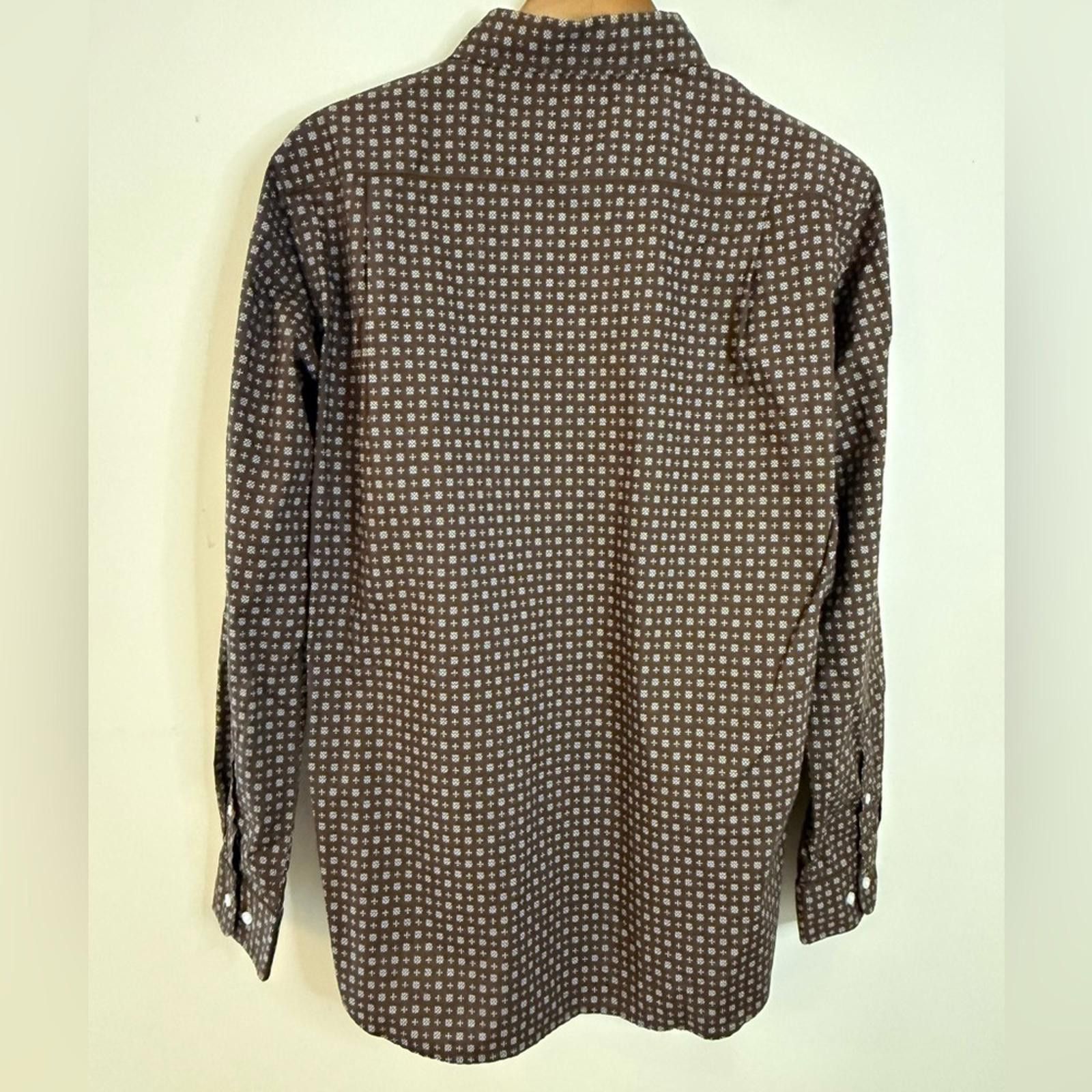 Uniqlo Uniqlo brown button up shirt blue white floral pattern SZ M Size US M / EU 48-50 / 2 - 3 Thumbnail