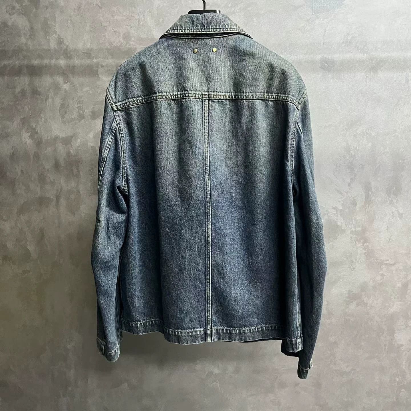 Louis Vuitton Louis Vuitton Navy Logo Embossed Denim Jacket Size US L / EU 52-54 / 3 - 5 Thumbnail