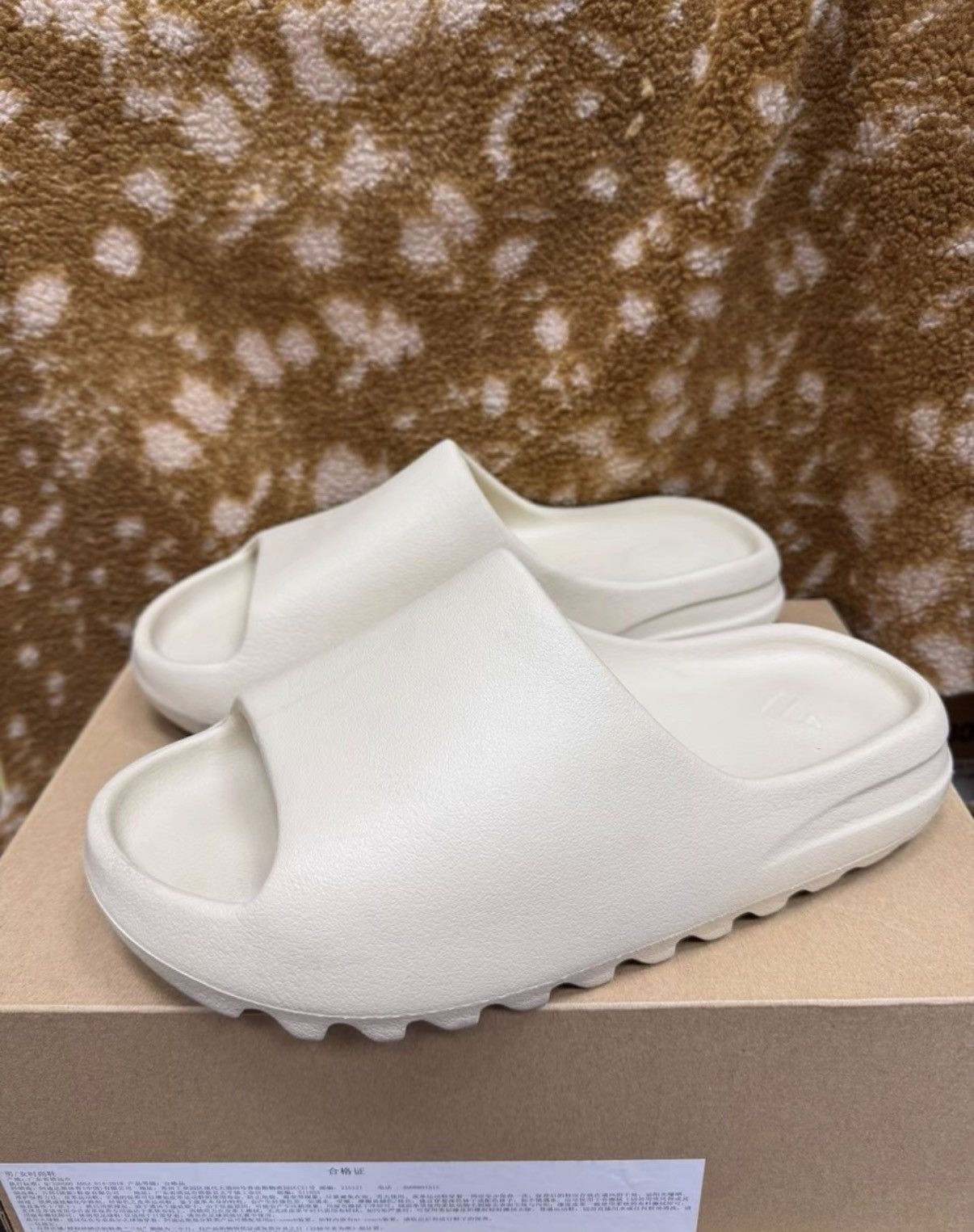 Adidas Adidas Yeezy Slide Bone FZ5897 K37 Size US 8 / EU 41 - 4 Thumbnail