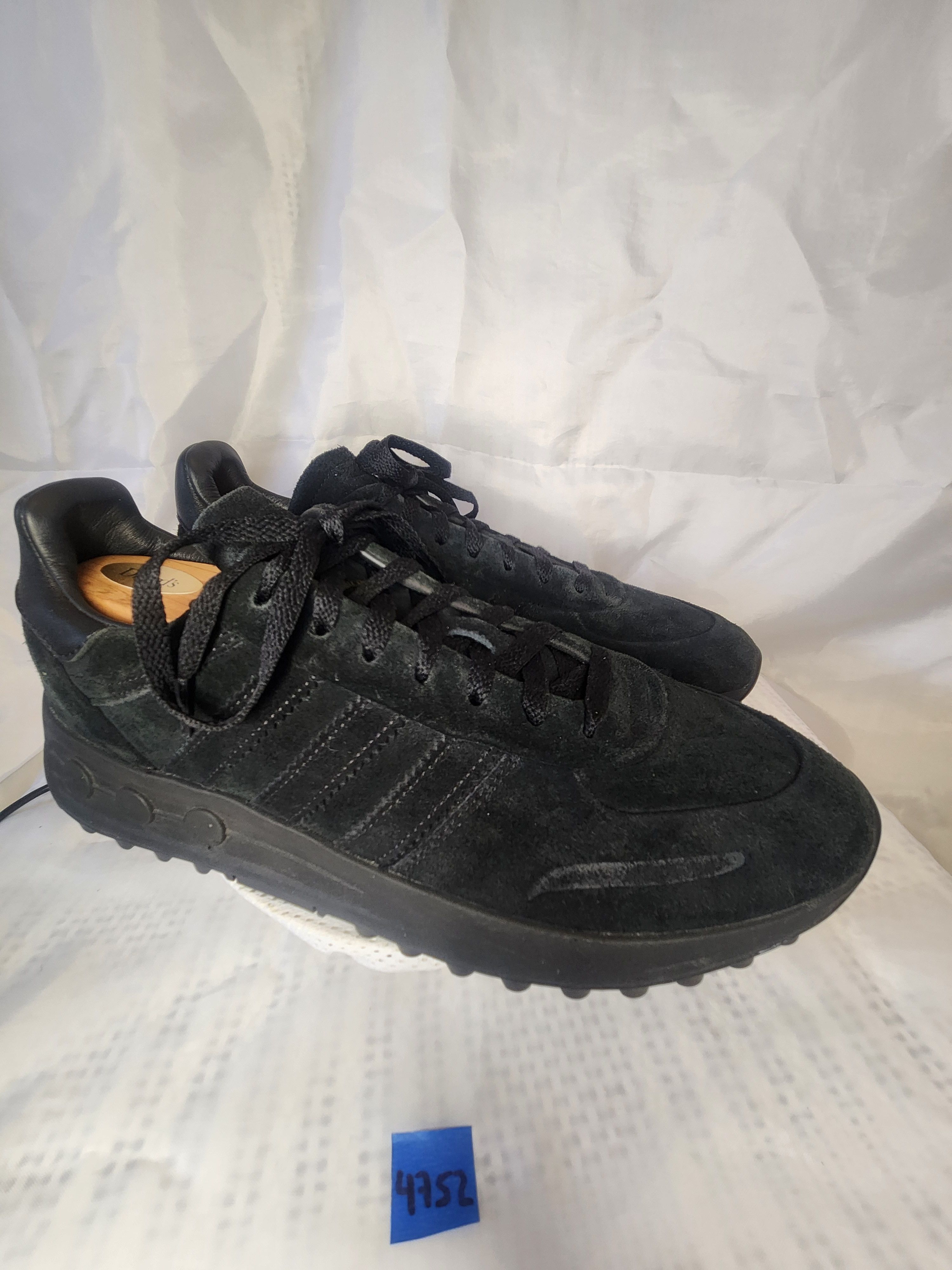 Adidas LA TRAINER XLG Size US 12 / EU 45 - 2 Thumbnail