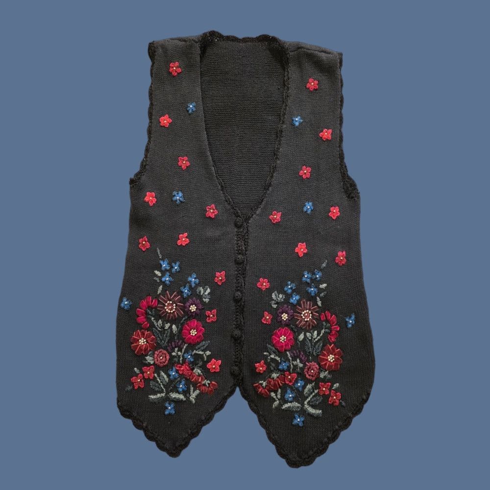 Vintage VINTAGE Erika Knit Cradigan Sweater Vest Embroidered Flowers Black Womens Large Size L / US 10 / IT 46 - 1 Thumbnail