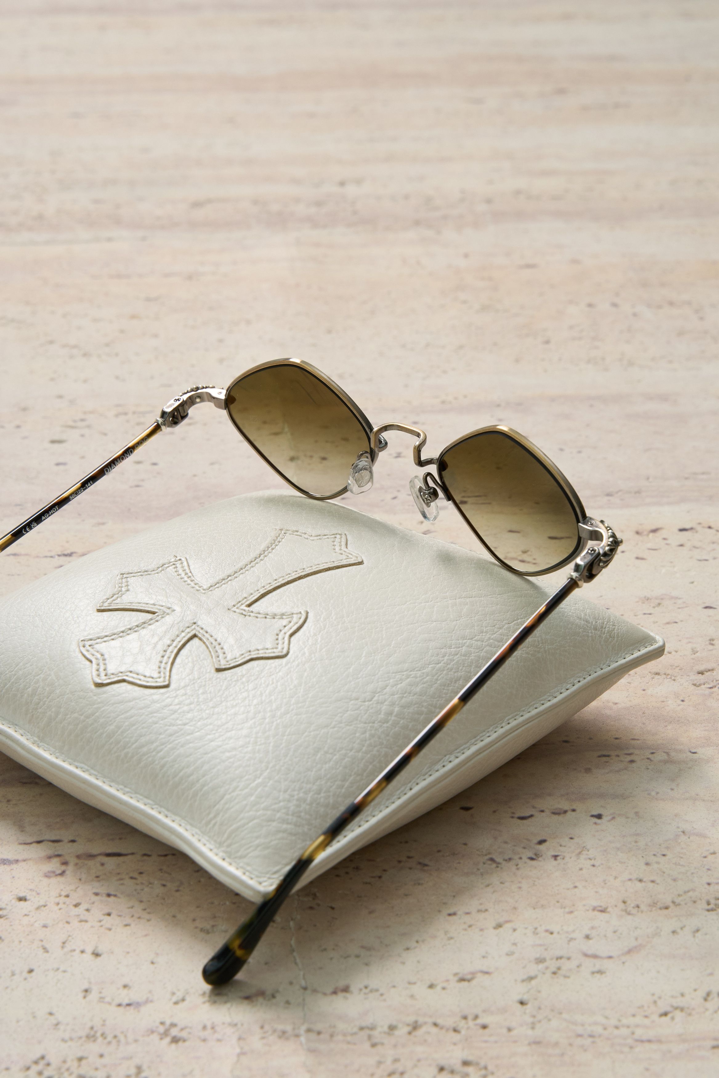 Chrome Hearts CHROME HEARTS DIAMOND DOG SUNGLASSES Size ONE SIZE - 6 Thumbnail