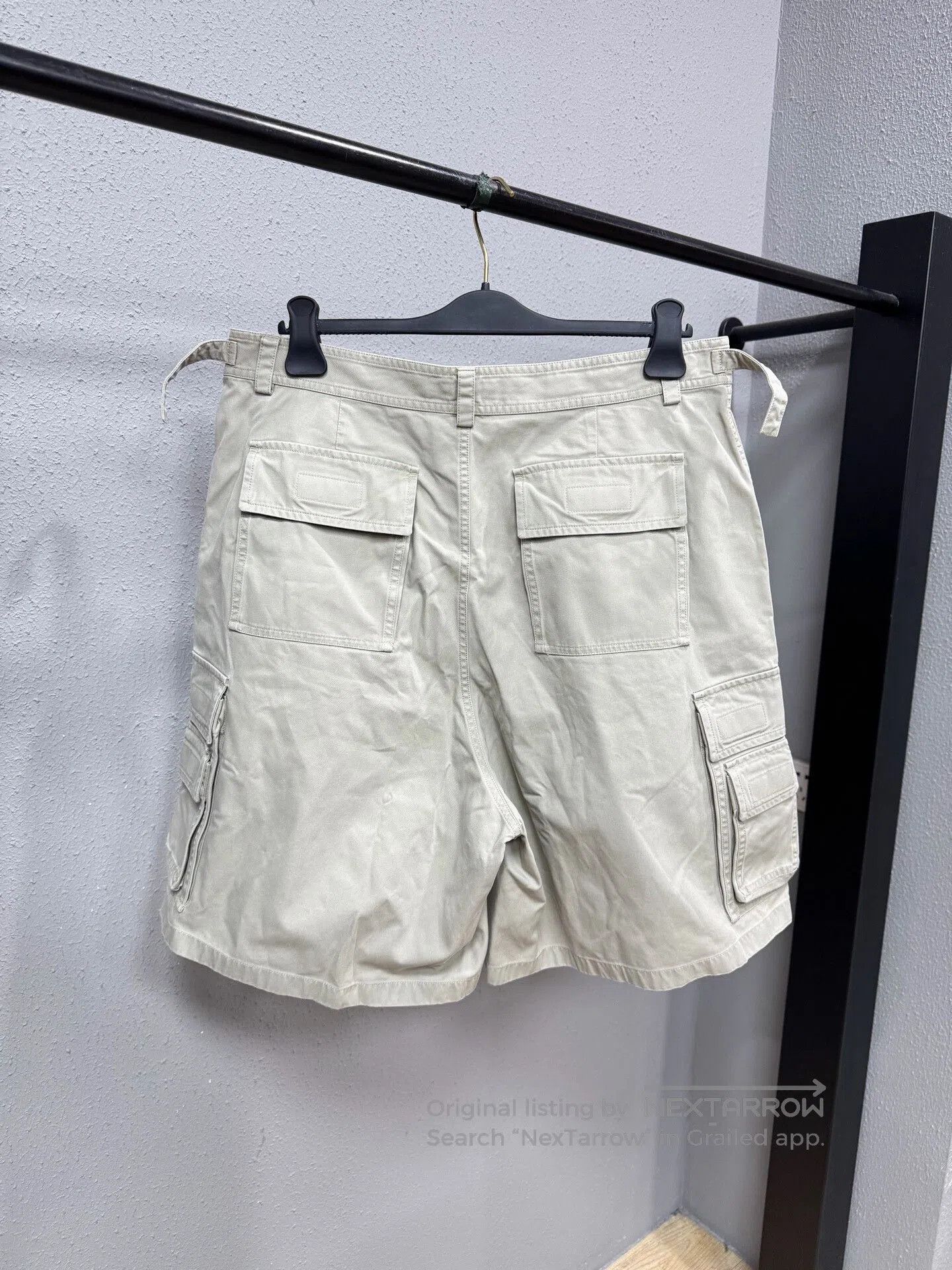 Balenciaga Balenciaga Cargo Shorts Size 50 in Beige. Size US 40 / EU 56 - 4 Thumbnail