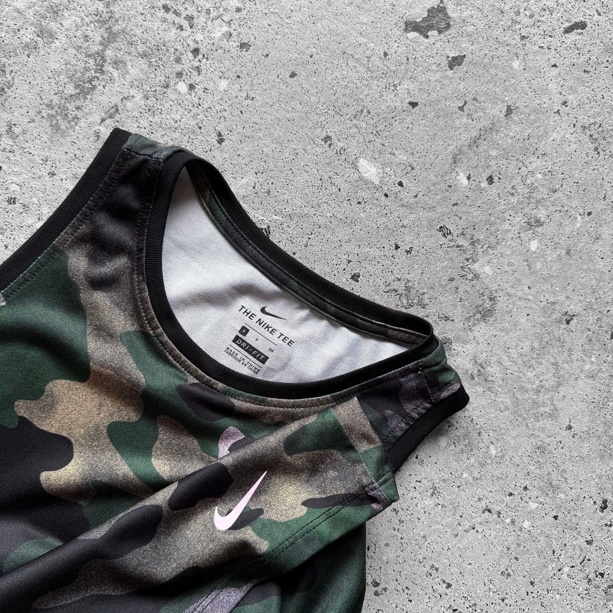 Nike Nike Camo Pink Swoosh Tank Top Sleeveless Lightweight Size S / US 4 / IT 40 - 3 Thumbnail