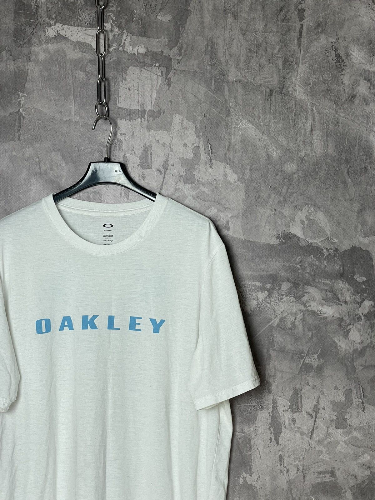 Oakley Oakley Vintage Fade y2k White baggy Streetwear t-shirt Size US L / EU 52-54 / 3 - 5 Thumbnail