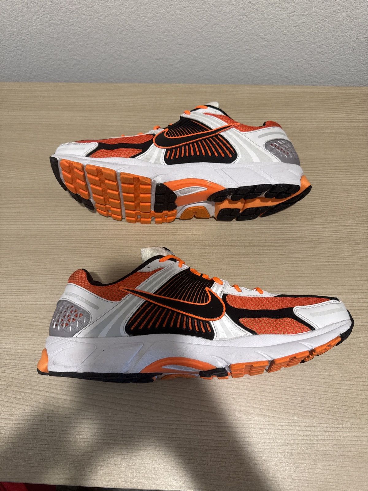 Nike Nike Vomero 5 “Team Orange” Size US 15 / EU 48 - 4 Thumbnail