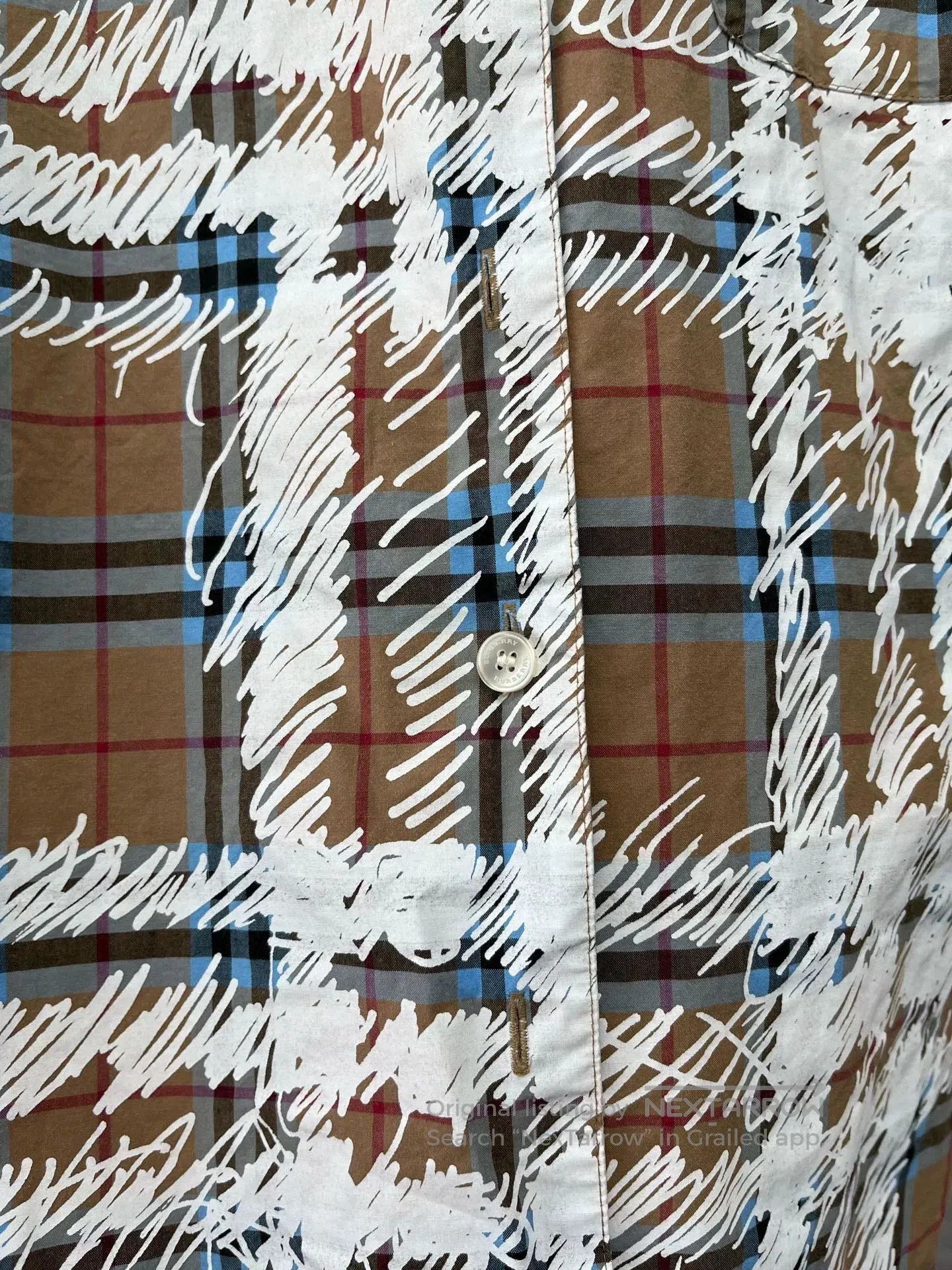 Burberry burberry graffiti short sleeve shirt uk4. Size US XS / EU 42 / 0 - 5 Thumbnail