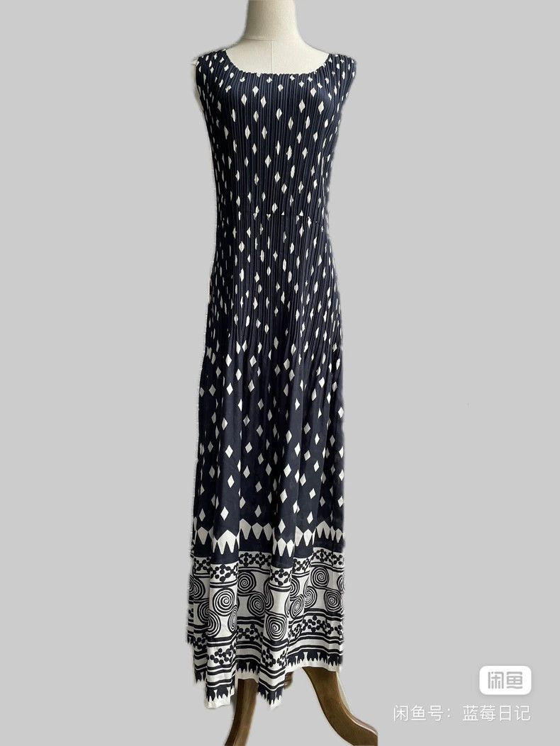 Issey Miyake Issey Miyake size:2 Blue and white mainline dress Size M / US 6-8 / IT 42-44 - 1 Thumbnail