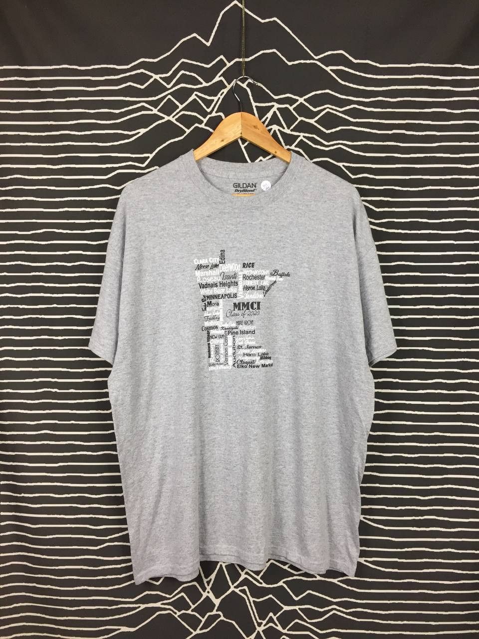 Vintage Gildan DryBlend MMCI Class Of 2020 Graphic Tee Size US XL / EU 56 / 4 - 1 Thumbnail