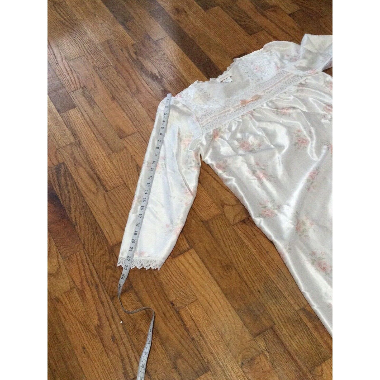 Other Barbizon White Floral Bethany Gown Nightgown Size Small NWT Size ONE SIZE - 15 Thumbnail